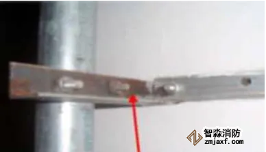 支架制作不規范，未刷油漆